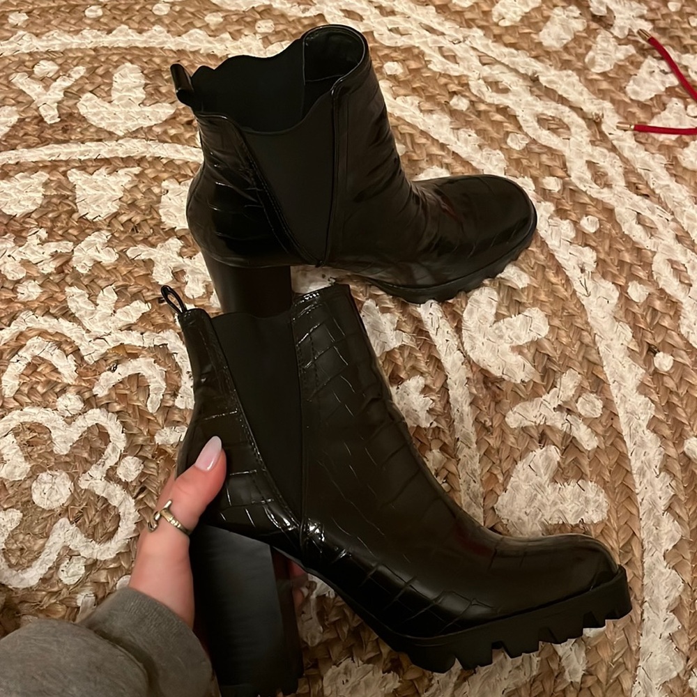 Forever 21 heeled boots